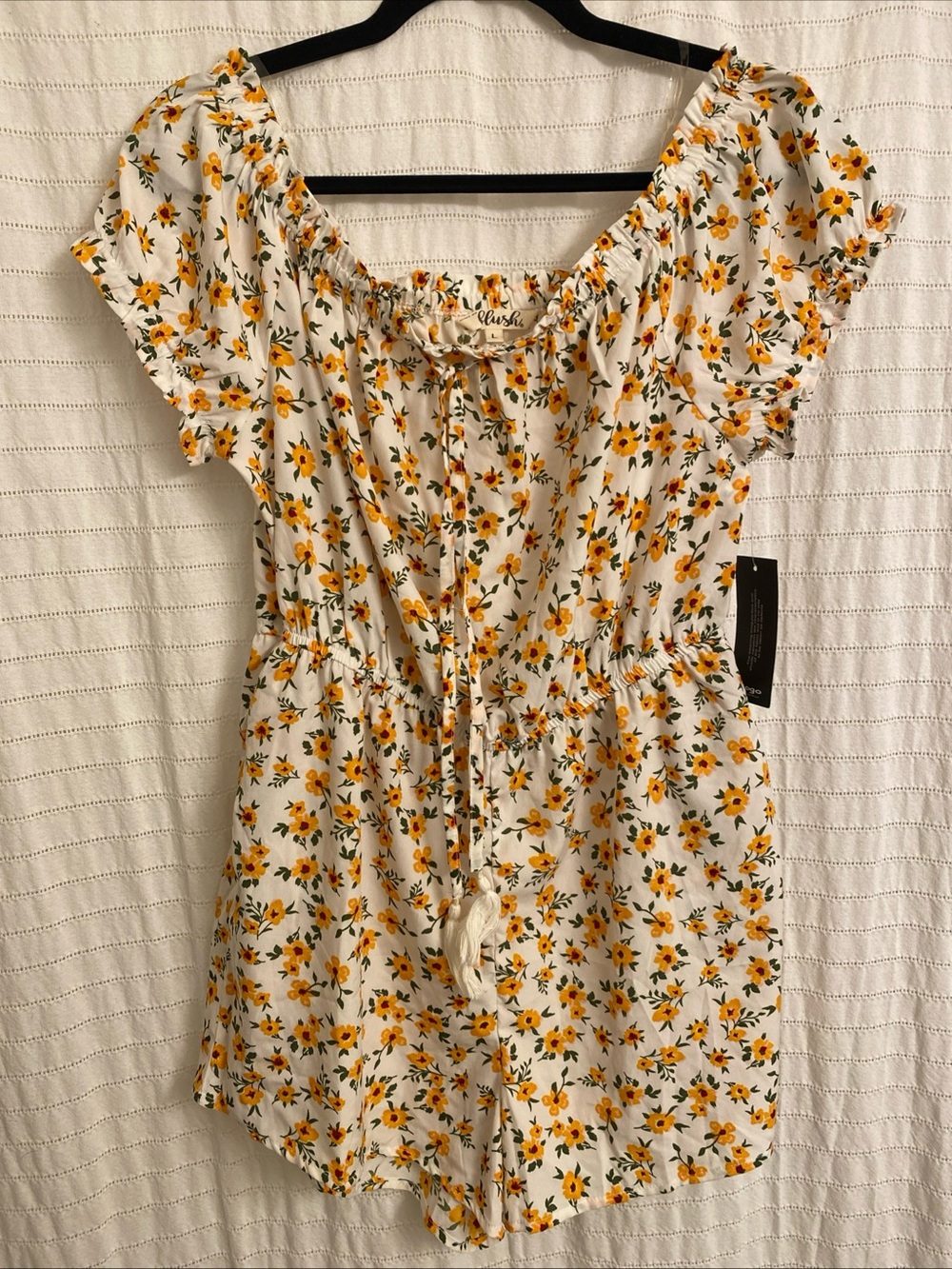hint of blush romper large womens Floral NWT White Yellow